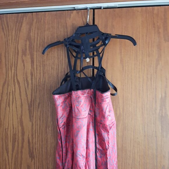 NEW ! Yor Forger From Spy X Family Costume Reversible Black Red Satin Size M - Picture 10 of 11
